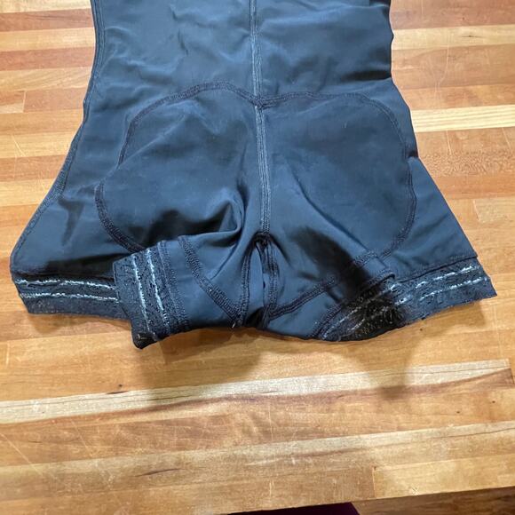 Leonisa  Firm Compression Boy Shorts Bottom Body Shaper - Black small - Picture 16 of 16